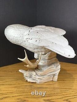 The Snowy Owl By George McMonigle The Franklin Mint 1989 Porcelain Sculpture