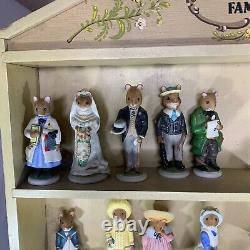 The Woodmouse Family 22 Porcelain Mice Figures Franklin Mint with Display Case