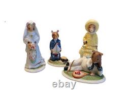The Woodmouse Family 24 Porcelain Mice Figurines Franklin Mint 1985 with Display
