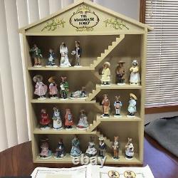 The Woodmouse Family Treehouse with Porcelain Figurines Complete Set of 25