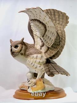 VTG Franklin Mint Great Horned Owl Porcelain Sculpture by G. McMonigle with Base