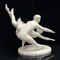 Vintage 1977 Franklin Porcelain The Royal Ballet Sculpture Swan Lake 10x8