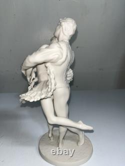 Vintage 1977 Franklin Porcelain The Royal Ballet Sculpture Swan Lake 9.5 Tall