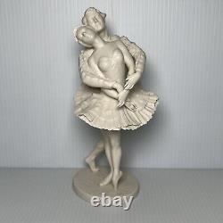 Vintage 1977 Franklin Porcelain The Royal Ballet Sculpture Swan Lake 9.5 Tall