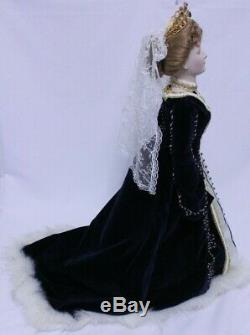 Vintage 1986 Empress Doll by Igor Carl Faberge Porcelain Alexandra Czarina