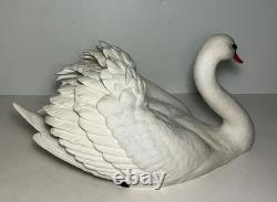 Vintage 1986 The Franklin Mint Royal Swan Bisque Porcelain Swan Sculpture 11 in