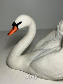 Vintage 1986 The Franklin Mint Royal Swan Bisque Porcelain Swan Sculpture 11 in