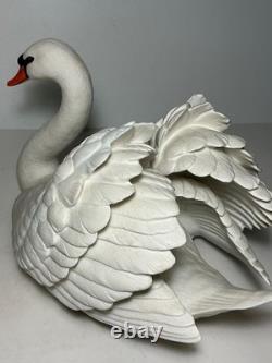 Vintage 1986 The Franklin Mint Royal Swan Bisque Porcelain Swan Sculpture 11 in