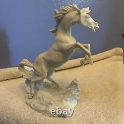 Vintage 1988 Franklin Mint Porcelain Battling Stallions Horses By Edward D. Hart