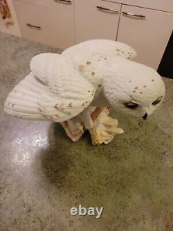 Vintage 1989 Beautiful Lifelike Porcelain SNOWY OWL Figurine Franklin Mint 8.75