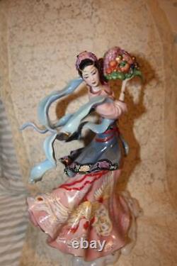 Vintage Fine Porcelain Figurine Hand Decorated Maku by Carolyn Young A2408 EUC