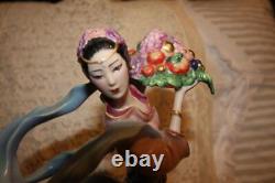 Vintage Fine Porcelain Figurine Hand Decorated Maku by Carolyn Young A2408 EUC