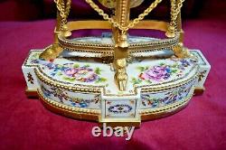 Vintage Franklin Mint Hand Painted Porcelain Gilt Ormolu Marie Antoinette Clock