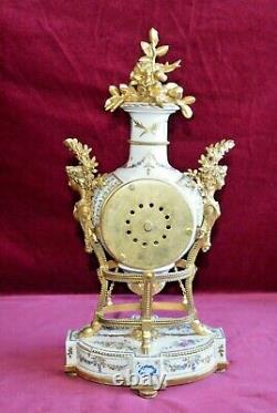 Vintage Franklin Mint Hand Painted Porcelain Gilt Ormolu Marie Antoinette Clock