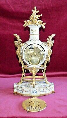 Vintage Franklin Mint Hand Painted Porcelain Gilt Ormolu Marie Antoinette Clock