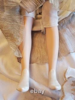 Vintage Franklin Mint Heirloom Guinevere Queen of Camelot Porcelain Doll 17 inch