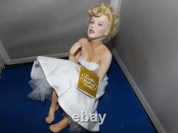 Vintage Marilyn Monroe Franklin Mint Porcelain Portrait Doll Statue