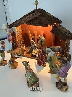 Vintage franklin mint nativity 1989 Condition Mint 12pieces with Barn Free