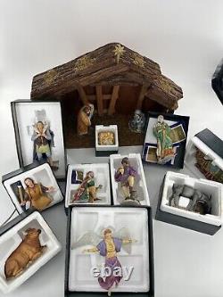 Vintage franklin mint nativity 1989 Condition Mint 12pieces with Barn Free