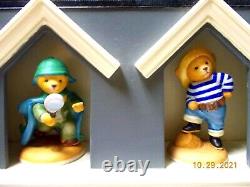 Vtg. 1980's Franklin Mint HOTEL TEDDINGTON BEAR FIGURINES COMPLETE SET & SHELF