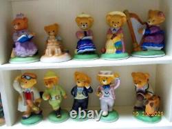 Vtg. 1980's Franklin Mint HOTEL TEDDINGTON BEAR FIGURINES COMPLETE SET & SHELF