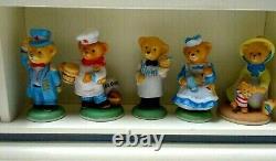 Vtg. 1980's Franklin Mint HOTEL TEDDINGTON BEAR FIGURINES COMPLETE SET & SHELF