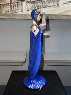 Vtg EGYPTIAN QUEEN (Power) Porcelain Figurine by FRANKLIN MINT- 11-No Box -EUC