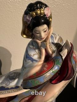 Vtg Porcelain Emprss Of The Snow Figurine By The Franklin Mint Limited Editi
