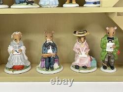 Woodmouse Family Set 25 Figurines with Wood Tree House Display Franklin Mint